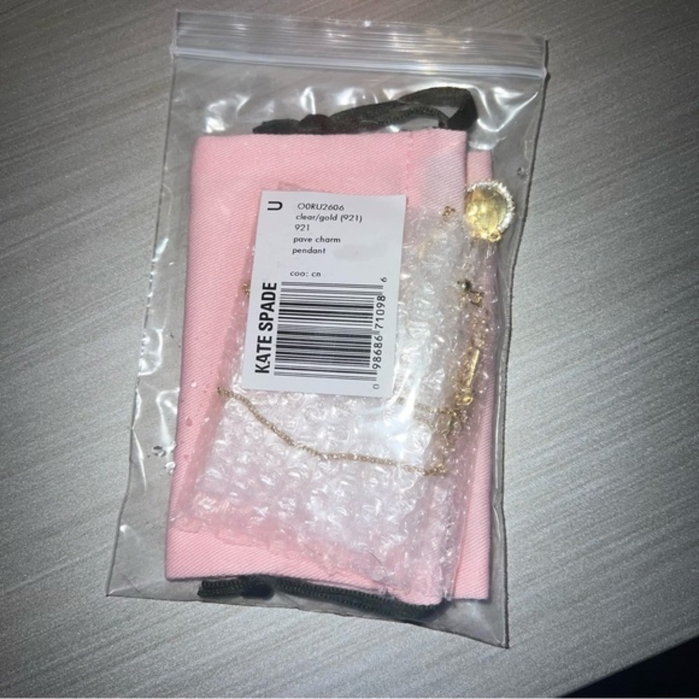 NWT Kate Spade Spot the Spade Pave Charm Pendant Necklace in Gold - Picture 4 of 4